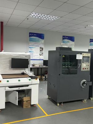 Krijg Nauwkeurige Resultaten DX8427 Isolatiemateriaal Testmachine 6-10 Uur Testtijd 0,5 mm Dikke Elektrode