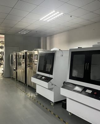Hoogspanningslekdetectie wordt getest op een testmachine gedurende 6-10 uur