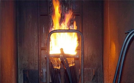 Draad- en kabelbundel verbrandingstester, verticaal geïnstalleerde bundel draden en kabels testmachine